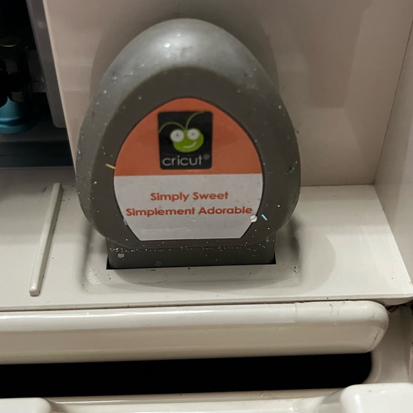 Originals Cricut Expressions and Activity Cartridges with keypads and books - Picture 11 of 16